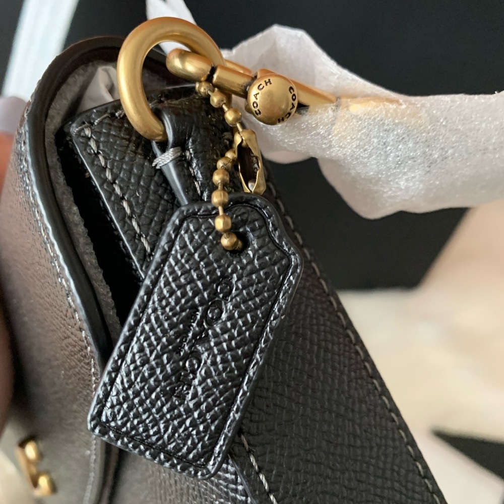 BNWT COACH BLK Wyn Crossbody Bag🖤🧡
Brand New / Giftable Condition w/ pap… - Picture 10 of 16